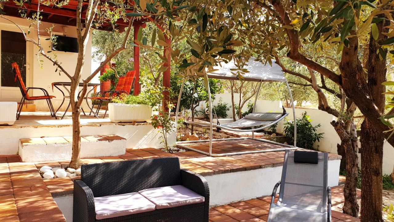 House Oliva With Private Pool And Large Garden Villa Stari Grad  Ngoại thất bức ảnh