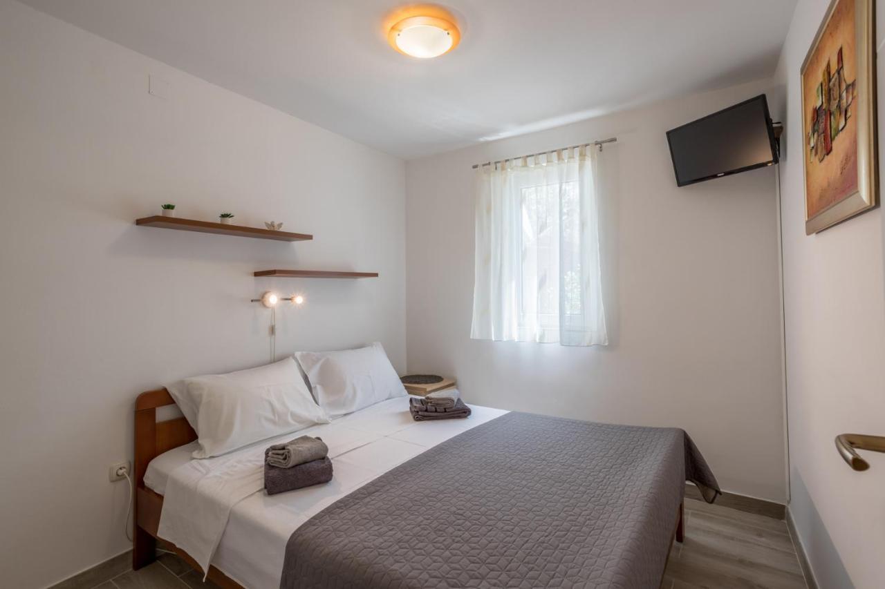 House Oliva With Private Pool And Large Garden Villa Stari Grad  Ngoại thất bức ảnh