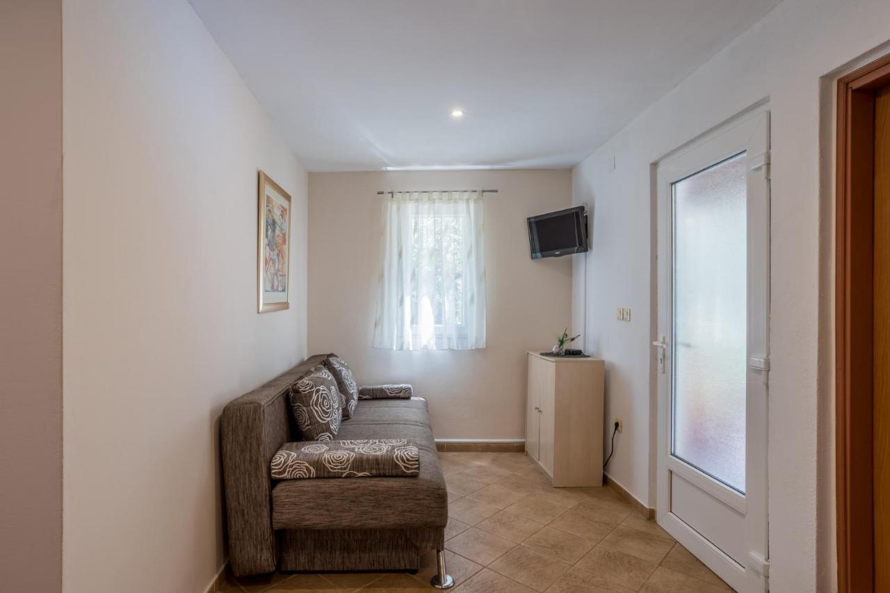House Oliva With Private Pool And Large Garden Villa Stari Grad  Ngoại thất bức ảnh